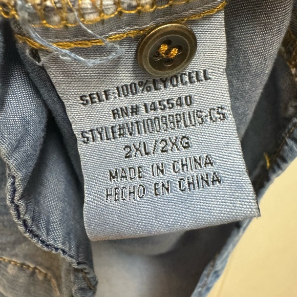 Denim Chic Soul Top. Size 2x. - Picture 4 of 4